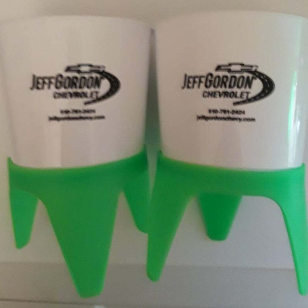 JEFF GORDON CHEVROLET PLASTIC CUPS - SET OF 2 - WITH HOLDER-STAND - NEW - NASCAR